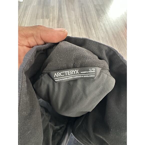 Large Arc'teryx Atom Vest Black Jacket Water Repellant Zip Pockets - WOMENS - Picture 4 of 6